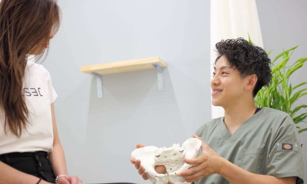 整体院あーとの産後の骨盤の説明